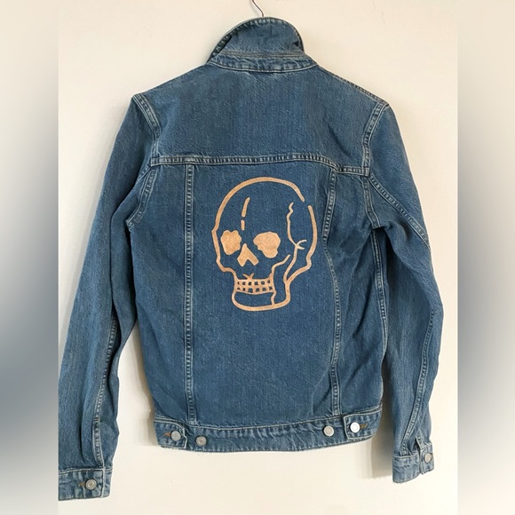 P E O P L E A R E S T R A N G E - Picture 1 of 3